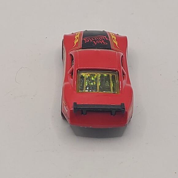 2008 HOT WHEELS CIRCLE TRACKER #08 RED 2 7/8" DIECAST RACE CAR W/ YELLOW & BLACK - Picture 4 of 5